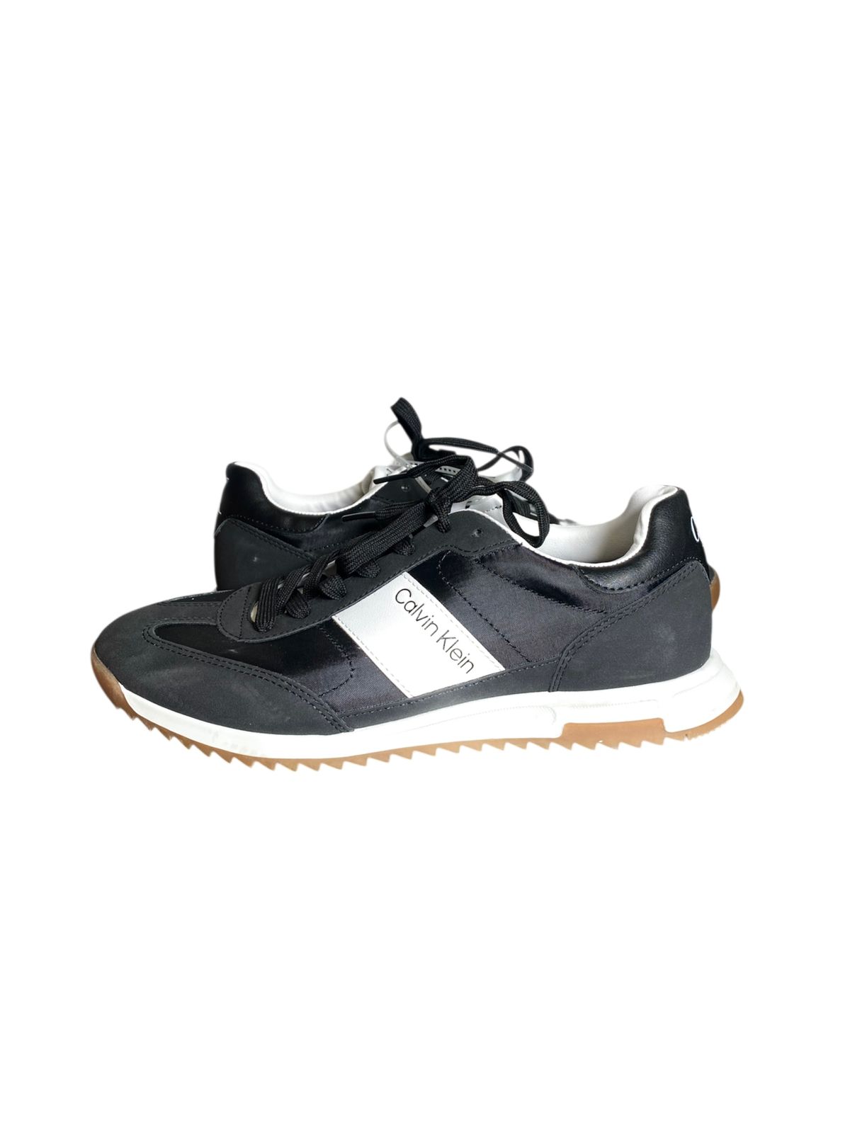 Tenis Calvin Klein  Negro/Blanco – Talla 7 USA DAMA